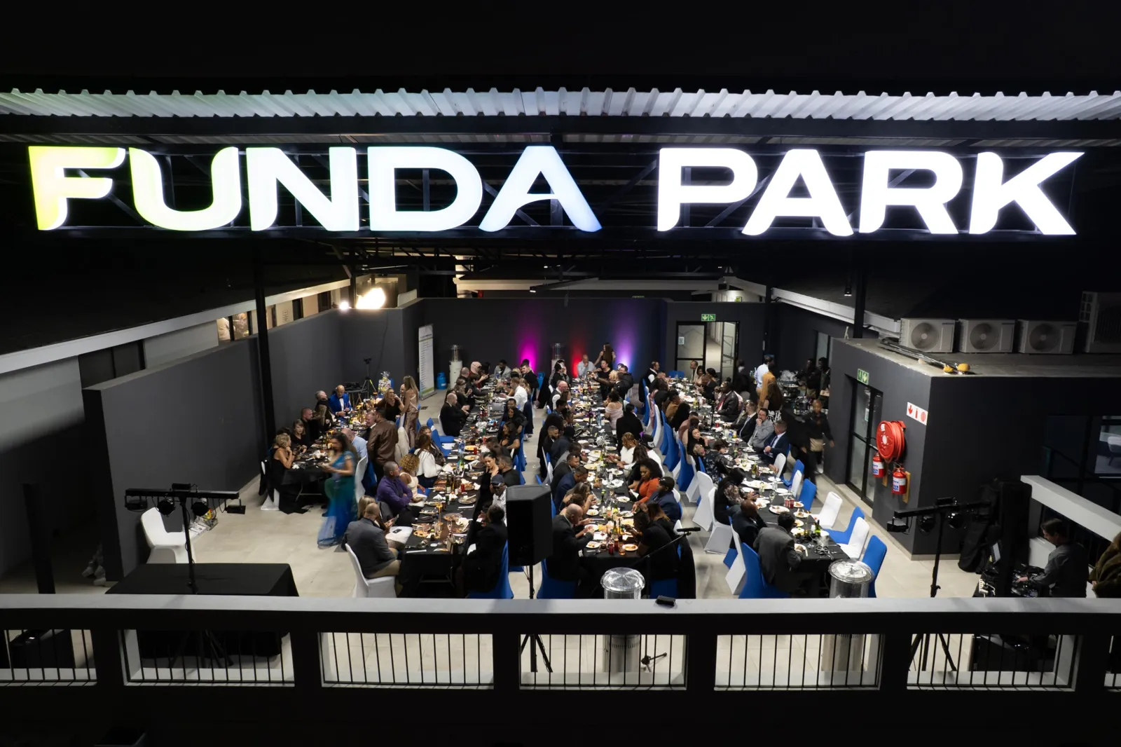 Gala dinner on the FundaPark rooftop deck